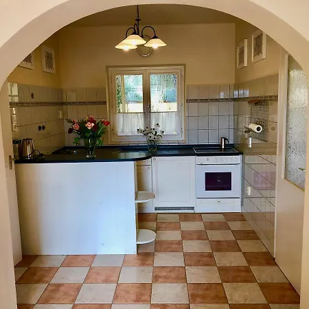 Naposto Pihenohaz - Sunnylake Apartment