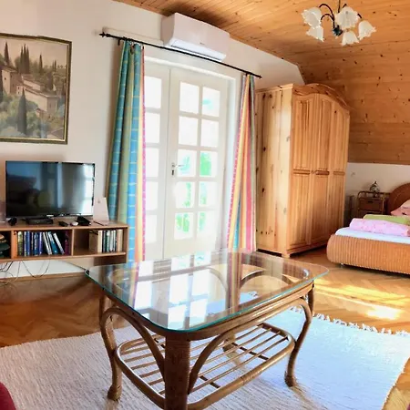 Naposto Pihenohaz - Sunnylake Apartment
